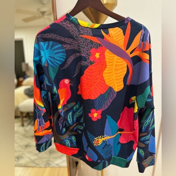 Vibrant Cheetah Sweatshirt, size M - Picture 4 of 4